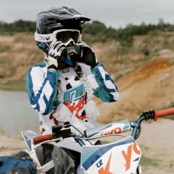 Roupas de Trilha & Capacete
